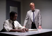L-R:  Detective Wayne Hays (Mahershala Ali) and Roland West (Stephen Dorff)