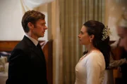 Inspektor Morse (Shaun Evans) sucht das Gespräch zu Joan Thursday (Sara Vickers) auf ihrer Hochzeit. Er gratuliert ihr zur Hochzeit, aber insgeheim liegt ihm schon seit langer Zeit etwas auf dem Herzen.