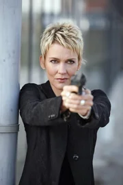Kommissarin Alexandra Rietz (Alexandra Rietz) blickt der Gefahr furchtlos ins Auge.
