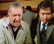 Quincy (Jack Klugman, l.) und Nishimura (John Fujioka) ermitteln gemeinsam gegen die japanische Mafia.