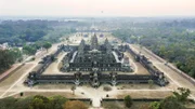 Luftaufnahme der Angkor Wat Tempelanlage in Angkor, Kambodscha bei Sonnenuntergang