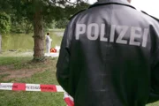 Polizisten, Rechtsmediziner und Kriminaltechniker aus ganz Deutschland berichten über die spektakulärsten Mordfälle ihrer Karriere, die gleichzeitig ihre größten Herausforderungen waren. Die Mordkommissionen öffnen Polizeiakten und Asservatenkammern und präsentieren zum Teil noch nicht veröffentlichte Polizeifotos und Originalvideos.