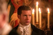 Auch Inspector Barnabys Assistent, DS Jamie Winter (Nick Hendrix), hat sich kostümiert unter die Gäste des Jane-Austen-Wochenendes gemischt und sucht nach Hinweisen auf den Mörder einer jungen Journalistin.  "Death by Persuasion"
