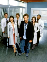 Dr. House "Schmerzensgrenzen". Im Bild: Robert Sean Leonard, Lisa Edelstein, Jesse Spencer, Hugh Laurie, Jennifer Morrison, Omar Epps.