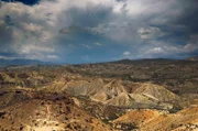 Die karge Landschaft der Wüste von Tabernas, bekannt als Drehort für Italowestern, unterliegt einer ständigen Veränderung durch starke Erosion, die durch den Klimawandel weiter beschleunigt wird.