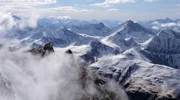 Blick vom Mont Blanc Richtung Süden über die französischen Alpen.