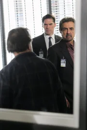 CRIMINAL MINDS - "All That Remains" - The BAU profiles an author whose daughters disappear on the same date his wife did a year ago, on "Criminal Minds" airing on CBS on WEDNESDAY, FEBRUARY 6 (9:00-10:00 p.m., ET). (ABC STUDIOS/MONTY BRINTON) BACKGROUND: THOMAS GIBSON, JOE MANTEGNA; FOREGROUND: KEN OLIN
