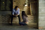 Um das entführte Mädchen Lindsey (Alexandra Socha) zu retten, hat Neal (Matthew Bomer) sich auf den Deal eines Austausches eingelassen. Doch nun befinden sich beide in der Gewalt des Enführers...