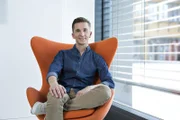 "PUR+"-Moderator Eric Mayer.