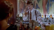 Jason Black (Jake Sandvig) führt gemeinsam mit einem Freund eine Untergrund-Bar im Stil der Prohibitionsära.
