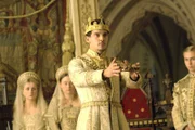 Er selbst krönt seine Anne zur Königin von England: König Henry VIII. (Jonathan Rhys Meyers) ...