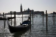 Weltber¸hmt und seit langer Zeit bedroht: die Lagune von Venedig