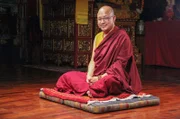 Der buddhistische Mönch Lama Khesang beim Interview im Kloster Ripa Siddhi Sangathan