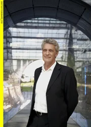 ARD ttt - titel thesen temperamente, die Kulturmagazine im Ersten, sonntags um 23.00 Uhr im Ersten. Moderator Max Moor. © ARD/Thorsten Eichhorst - honorarfrei, Verwendung gemäß der AGB im engen inhaltlichen, redaktionellen Zusammenhang mit genannter ARD - Sendung bei Nennung: "Bild: ARD/Thorsten Eichhorst" (S1). ARD Programmdirektion/Bildredaktion, Tel. 089/59003879, Fax089/5501259, mail rita.jacobi@daserste.de