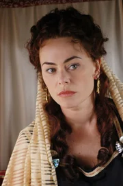 Atia (Polly Walker) verlangt die Scheidung ihrer Tochter Octavia von Glabius. Foto: © 2005 HOME BOX OFFICE, INC. ALL RIGHTS RESERVED: HBO Æ