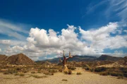 Die Bergregion Las Alpujarras in der Sierra Nevada zeigt Spuren verschiedener Zivilisationen, wobei besonders die Mauren ihr reiches kulturelles Erbe hinterlassen haben.