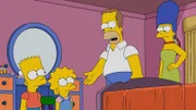 Dank der frisch von Moe entwickelten Fotos erinnern sich Homer (2.v.r.) und Marge (r.) daran, wie stark ihre Kinder Bart (l.) und Lisa (2.v.l.) sich doch früher gestritten haben ...