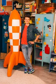 Checker Julian.