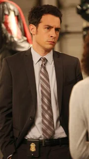 Special Agent James Aubrey (John Boyd) unterstützt Booth bei den Ermittlungen im Mordfall Hayes Robertson, die die beiden in die Computerspielszene führt.