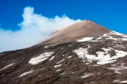 Der Ätna auf Sizilien ist mit rund 3.340 Metern Höhe der höchste, aktive Vulkan Europas.