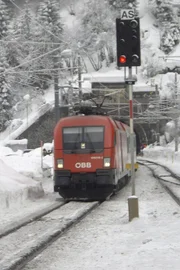 Die Arlbergbahn verbindet den Bodenseeraum mit Innsbruck und auf diese Weise mit dem Rest Österreichs.