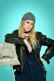 Zoe (Lilian Jane Gartner)