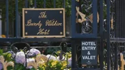 Der Eingang des berühmten Beverly Wilshire Hotels