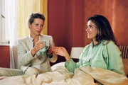 Während Felix hinter Gittern sitzt, trinkt Sandra (Rebecca Immanuel, r.) mit Patricia (Barbara Demmer, l.) ihren Morgenkaffee. Ihre Gedanken sind jedoch ganz bei ihrem Kanzleipartner.