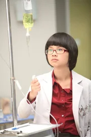 Dr. Park (Charlyne Yi), Houses neues - und einziges - Teammitglied, wurde zu ihm versetzt, weil sie ihren ehemaligen Oberarzt geschlagen hat. Gute Vorraussetzungen ...