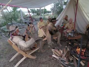 Wildwestromantik am Lagerfeuer: Gitarren hatten auch die Pioniere auf dem Oregon Trail schon dabei.