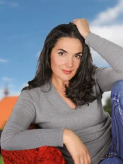 SÜDWESTRUNDFUNK Die Fallers - Die SWR Schwarzwaldserie Monique Guiton (Anne von Linstow) © SWR/Schweigert, honorarfrei - Verwendung gemäß der AGB im engen inhaltlichen, redaktionellen Zusammenhang mit genannter SWR-Sendung bei Nennung "Bild: SWR/Schweigert" (S2+). SWR-Pressestelle/Fotoredaktion, Baden-Baden, Tel: 07221/929-24429, foto@swr.de
