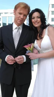 Horatio (David Caruso) und Marisol (Alana De La Garza) machen ihr Glück perfekt und heiraten.