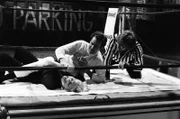 Andy Kaufman beim Wrestling im Ring. Nummer 10 in unserem Countdown der denkwürdigsten Momente der 80er Jahre: Kaufman bei Letterman.  (credit: NBCU Photo Bank/NBCUniversal via Getty Images)