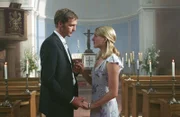 Oliver (Patrik Fichte, l.) und Bianca (Tanja Wedhorn, r.) malen sich aus, dass sie eines Tages heiraten werden.