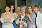 Uschis Clique: v.li. Tina (Katja Strobel), Susanne (Cheryl Shepard), Mutz (Brigitte Renner), Uschi (Barbara Freier), Lollo (Isabella Schmid) und Ilse (Christiane Reiff)