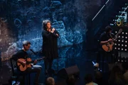 Musikalischer Höhepunkt: Anna Mateur & The Beuys besingen die mysteriöse Orakelqueen aus Neuruppin