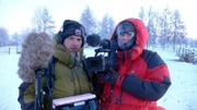 Regisseur und Kameramann Udo Maurer (re.) und Tonmeister Eckehard Braun in der sibirischen Ortschaft Oimjakon, Nordostsibirien.