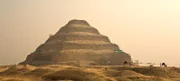 Die Stufenpyramide des Djoser in Saqqara, berühmtes Wahrzeichen, Ägypten.