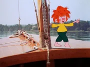 Der Pumuckl löst den Knoten am Segelboot und treibt ganz alleine auf den See hinaus.