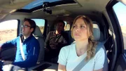 Arizona, USA: Ben McGee, James Fox und Erin Ryder im Auto während der Ermittlungen. (Bildnachweis: National Geographic Channels/Ping Pong Productions)