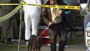 Der Hund, "Chief", eines ermordeten Paares führt die Polizei auf die richtige Spur des Täters.