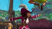Captain Hook greift Peter Pan an, der ihm geschickt zu entkommen weiß.