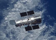 611 Kilometer über der Erde zieht Hubble seit 1990 seine Kreise und liefert der Wissenschaft unschätzbar wertvolle Informationen über das Universum.