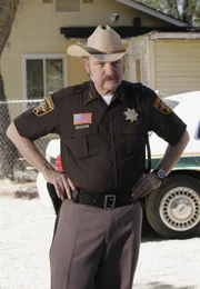 Mit Hilfe von Sheriff Williams (Jim Beaver) versuchen die Profiler, Frost zu stoppen ...