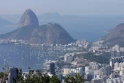 Horatio und Eric folgen Antonio Riaz nach Brasilien, um ihn in Rio de Janeiro zu stellen.
