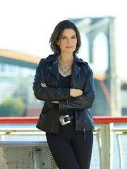 Det. Josephine Danville (Sela Ward)