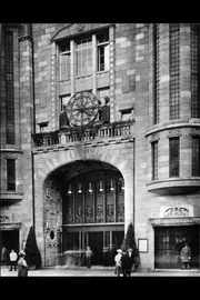 Blick auf die Fassade des KaDeWe, 1931