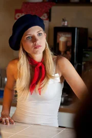 Heather Travis (Vanessa Ray)