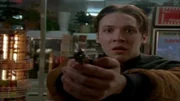 Jason (Greg Rogers) braucht dringend Geld. Als er eine Waffe findet hat er eine Idee...