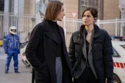 (L-R) Christiane Paul als Europol Agent Katrin Jaeger und  Heida Reed als Special Agent Jamie Kellett